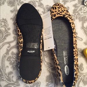 NEW Dr. Scholls leopard print flats